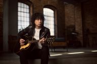 斉藤和義「轍」MV公開！メンバー全員が斉藤によく似た謎のヘヴィメタルバンドが登場 - 画像一覧（2/11）