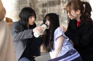 奏多（道枝駿佑）と春菜（久保史緒里）が急接近!? 『M.I.S.S.I.O.N. 歌劇な潜入捜査官』より期待高まる新場面写真一挙解禁 - 画像一覧（3/7）