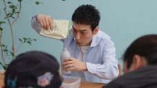 草彅剛 “ウエットティシュー”を語る。「ウエットティシューはたくさん使っています。暇さえあれば拭いています（笑）」 - 画像一覧（14/15）