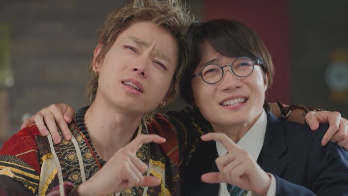 神木隆之介＆菅田将暉、au新TVCMに本人役で登場！「メタ的な要素が斬新」（神木）「世界を壊しに行ってるからね」（菅田）
