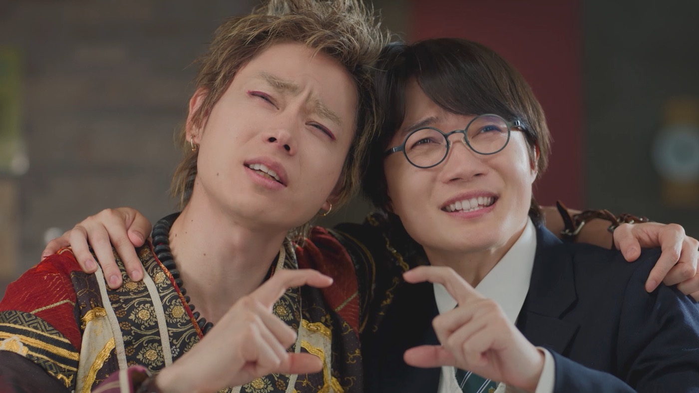 神木隆之介＆菅田将暉、au新TVCMに本人役で登場！「メタ的な要素が斬新」（神木）「世界を壊しに行ってるからね」（菅田）