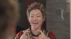 神木隆之介＆菅田将暉、au新TVCMに本人役で登場！「メタ的な要素が斬新」（神木）「世界を壊しに行ってるからね」（菅田） - 画像一覧（7/8）