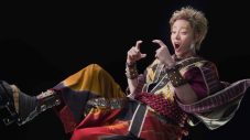 神木隆之介＆菅田将暉、au新TVCMに本人役で登場！「メタ的な要素が斬新」（神木）「世界を壊しに行ってるからね」（菅田） - 画像一覧（8/8）