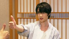 TXT・BEOMGYU×北村匠海が古着コーディネート、屋台で本音トーク！『BEOMGYU×北村匠海 奇跡旅 in 福岡』PR映像公開 - 画像一覧（2/4）