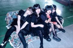 ガールズバンド・CARAMEL CANDiDの新曲「傷口にお砂糖」のライブ映像が、北米中心に突如グローバルバズを記録