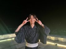 timeleszが「伊豆多賀温泉海上花火大会」と一夜限りのSPコラボ！浴衣姿のメンバーが「消えない花火」を歌唱