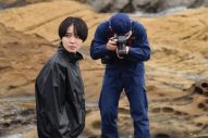 5人の女たちが北村匠海に死に物狂いで飛びかかる！映画『シャドウワーク』倒されても、ひるんでも、猛然と食らいつく、壮絶な乱闘シーン公開 - 画像一覧（4/11）