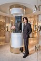 Number_i神宮寺勇太、香港を初来訪！MIKIMOTO大型コンセプトストアオープンを現地でお祝い - 画像一覧（1/4）