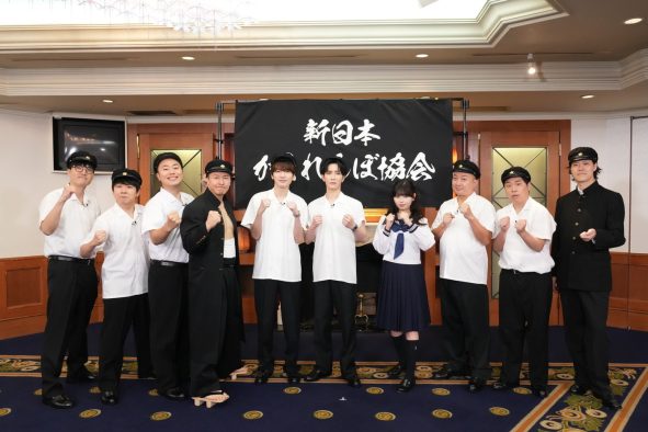 Snow Man深澤辰哉＆渡辺翔太、全校生徒2,000人の“学校かくれんぼ”に参戦！「僕たち、コンサートで5万人くらい相手にしているので大丈夫です！」