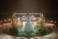 井口理（King Gnu）主演映画『逃げろお嬢さん』深川麻衣が8年振りにアイドル姿を披露！歌唱＆ダンスに挑戦した本編映像解禁 - 画像一覧（1/1）