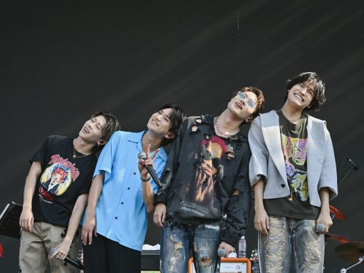 【ライブレポート】Aぇ! group初の海外フェスで“らしさ”全開のパフォーマンス！「全力でかかってこいよ！」