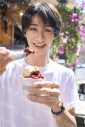 M!LK曽野舜太、1st写真集『曽野まんま』発売決定！通常版の購入特典は「シチュエーション別彼氏トレカ」 - 画像一覧（9/10）