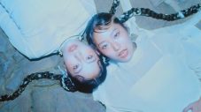 双子姉妹ユニットweak.butterfly、3rdシングル「blue love」リリース＆美しく幻想的なMV公開 - 画像一覧（2/5）