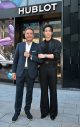 BTSジョングク、「ウブロ銀座ブティック」に初来店！ブティック前にはジョングクをひと目見ようと多くのファンが - 画像一覧（1/2）