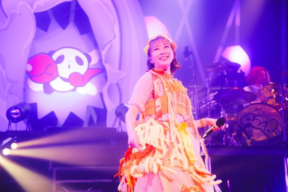 夏川椎菜、“殻を破る”と“羽ばたく”がコンセプトのツアー『CRACK and FLAP』を映像作品化！自身によるオーディオコメンタリーも