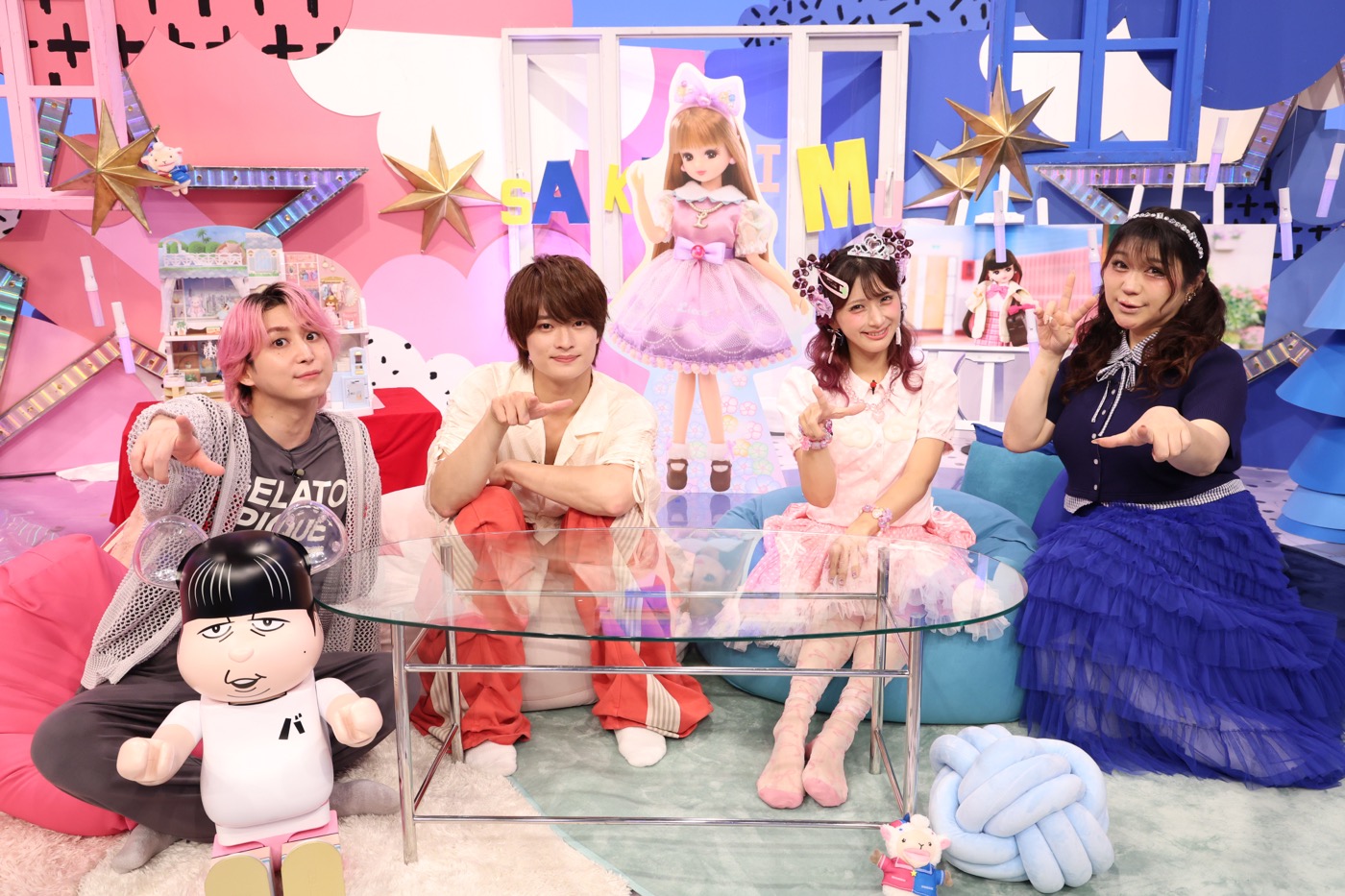 佐久間大介『サクサクヒムヒム』でリカちゃんを深堀り！興味津々に触れるACEes浮所飛貴に「そんな変形ロボみたいに！」