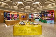 Stray Kid、BAPE STORE(R) DOSANに来店！コラボキャンペーン開始、特別なガチャマシンも登場 - 画像一覧（4/22）