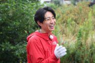 相葉雅紀がぬかるむ田んぼで稲刈りに大奮闘！脱穀・精米を経て新米を堪能「結構難しいな」（相葉） - 画像一覧（1/3）