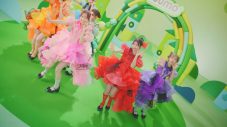 「SUUMO」新TVCMにFRUITS ZIPPERが初登場！メンバーが教育番組風セットで歌のお姉さんに - 画像一覧（8/13）