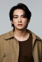 町田啓太が《♪チーズデザートは、ここにいるよ〜》と弾き語るTVCMが、視聴者の声に応えて異例の再放送決定 - 画像一覧（11/12）